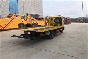 德惠非事故拖车